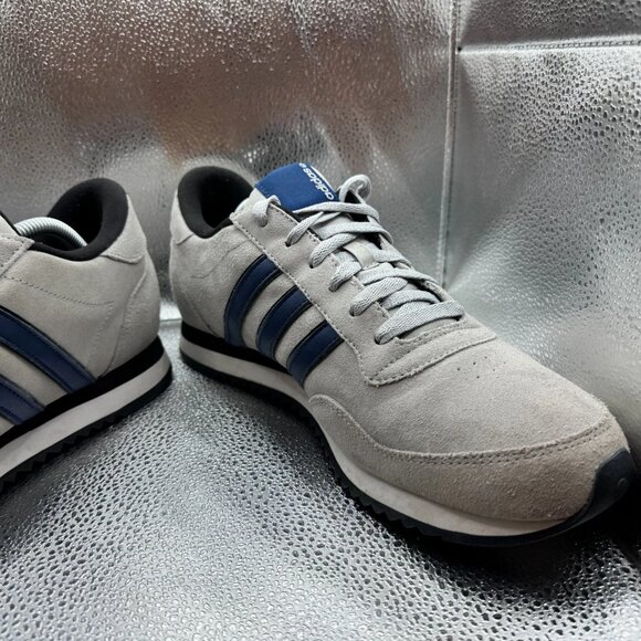 Size 11.5 Adidas Mens Light Gray Suede Casual Running Athletic Sneaker G11842 - Picture 5 of 10